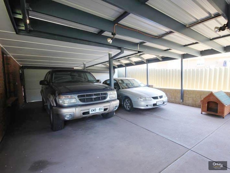 43 Hendrix Crescent, Woodcroft SA 5162
