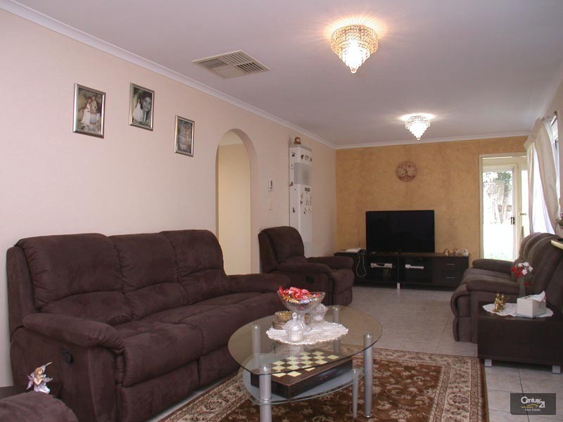 11 Jagger Crescent, Woodcroft SA 5162