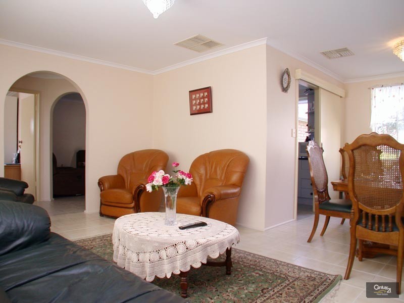 11 Jagger Crescent, Woodcroft SA 5162
