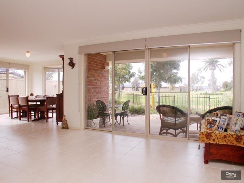 8 Stern Road, Seaford Meadows SA 5169