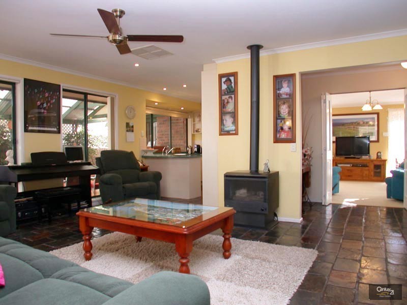 5 Fernilee Court, Onkaparinga Hills SA 5163