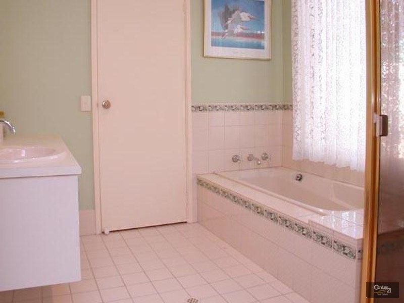 5 Fernilee Court, Onkaparinga Hills SA 5163