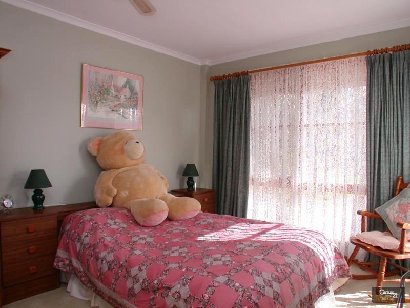 5 Fernilee Court, Onkaparinga Hills SA 5163