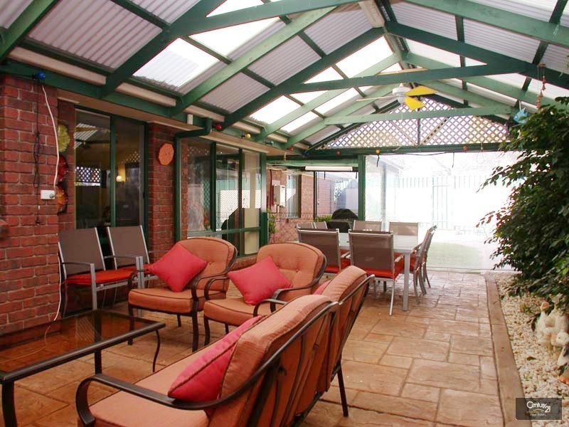 5 Fernilee Court, Onkaparinga Hills SA 5163