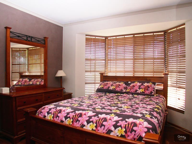 10 St Helens Court, Woodcroft SA 5162