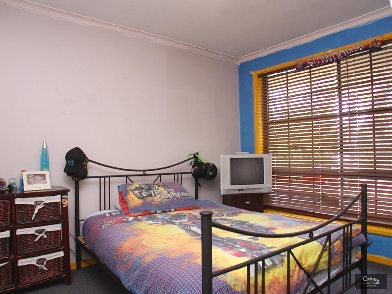 10 St Helens Court, Woodcroft SA 5162