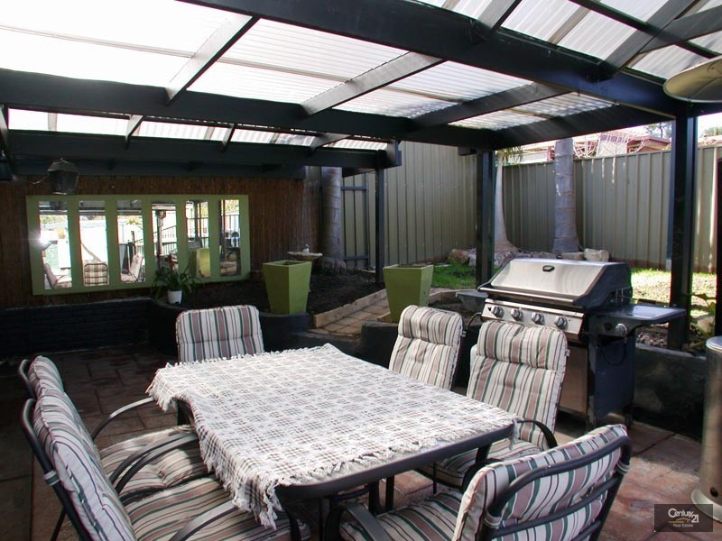 10 St Helens Court, Woodcroft SA 5162