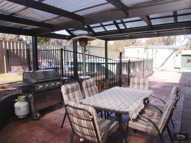 10 St Helens Court, Woodcroft SA 5162