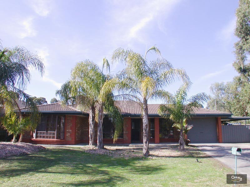 10 St Helens Court, Woodcroft SA 5162