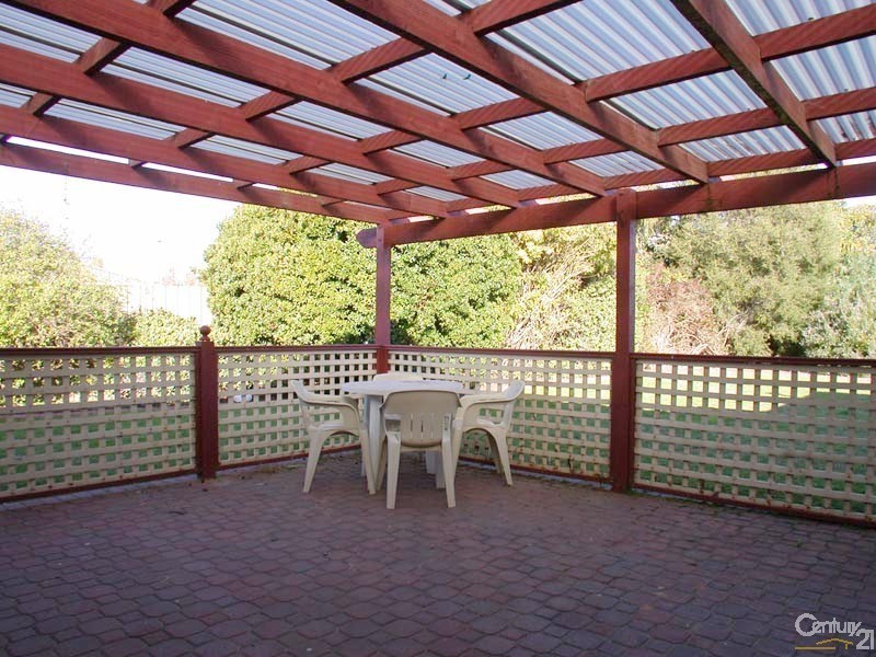 4 Gunn Close, Morphett Vale SA 5162