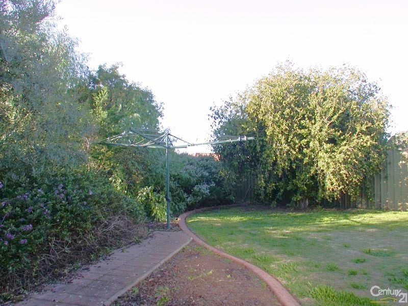 4 Gunn Close, Morphett Vale SA 5162