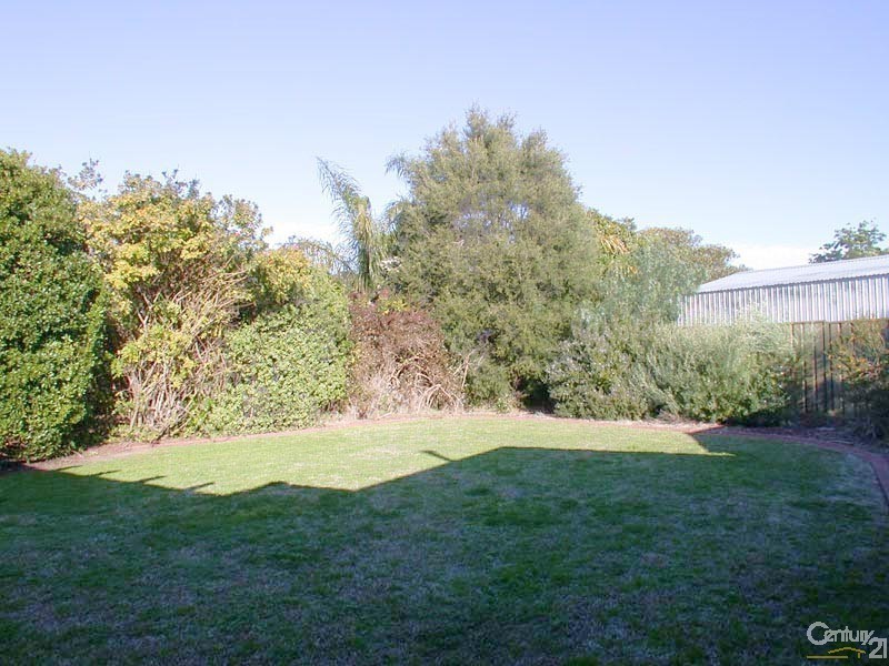 4 Gunn Close, Morphett Vale SA 5162