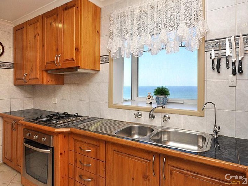 5 Tingira Drive, O’sullivan Beach SA 5166