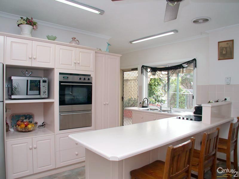 9 Albany Avenue, Port Noarlunga South SA 5167