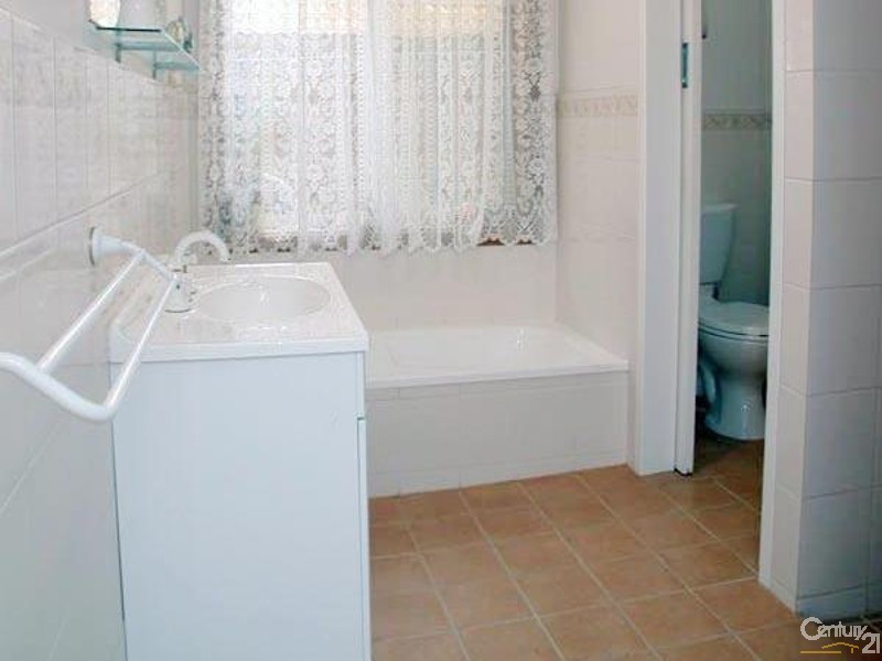 9 Albany Avenue, Port Noarlunga South SA 5167