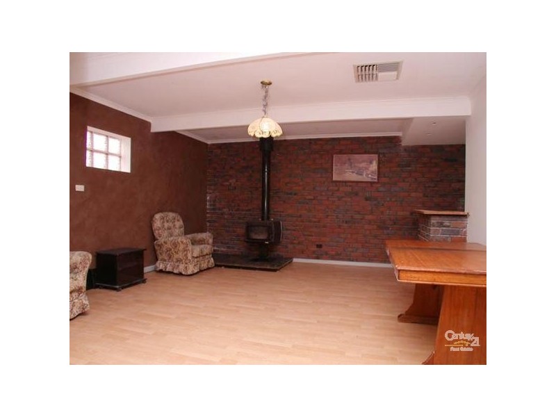 33 Flinders Crescent, Hackham SA 5163