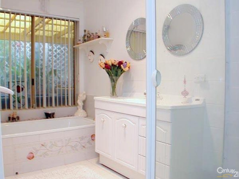 15 Barramundi Drive, Hallett Cove SA 5158