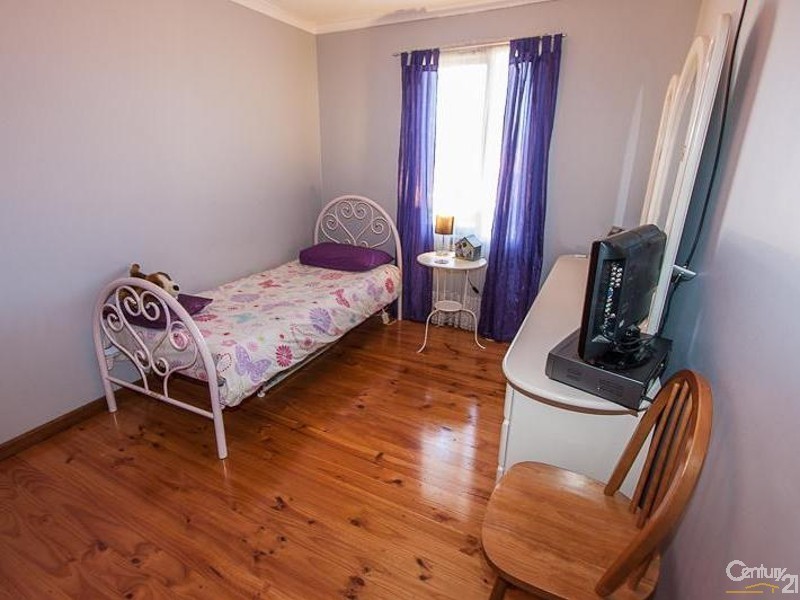 22 Oslo Crescent, Hackham West SA 5163