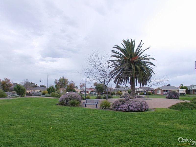 5 Weymouth Place, Seaford SA 5169