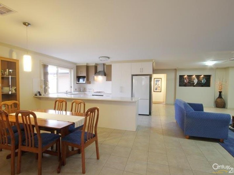 2 Lighthouse Terrace, Seaford Meadows SA 5169