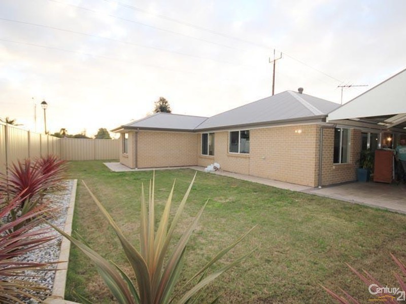 2 Lighthouse Terrace, Seaford Meadows SA 5169