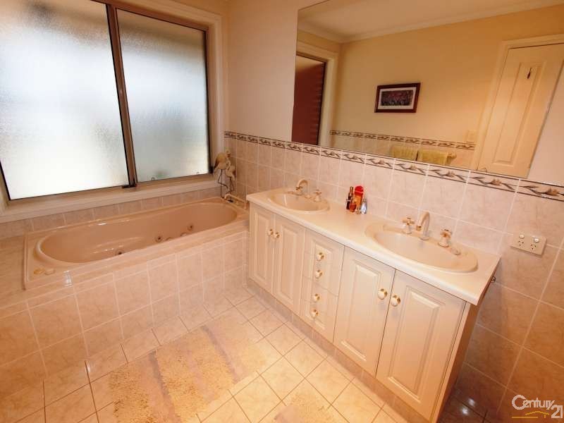 22 Newfield Drive, Reynella SA 5161