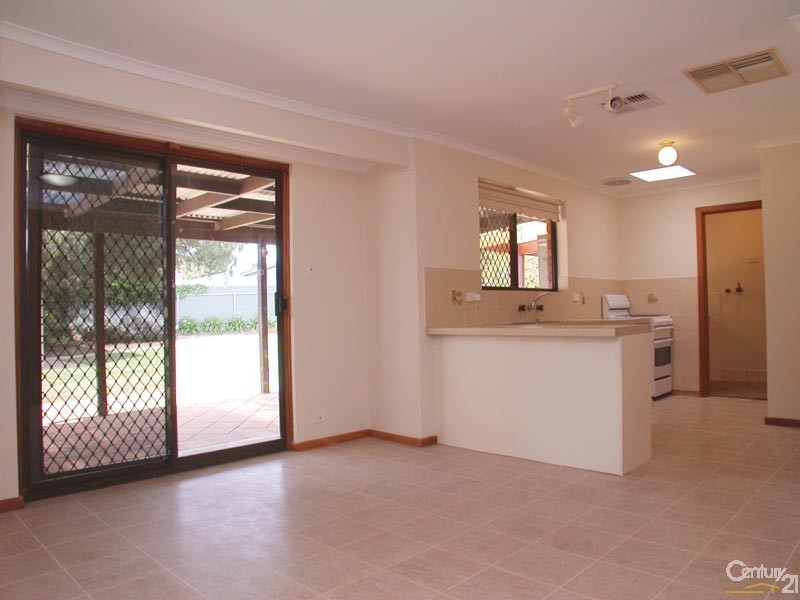 9 McCarthy Avenue, Morphett Vale SA 5162