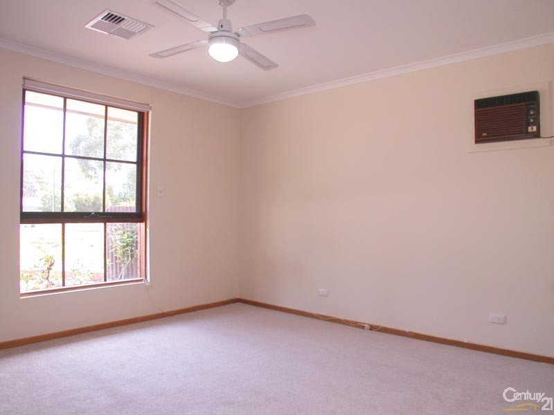 9 McCarthy Avenue, Morphett Vale SA 5162