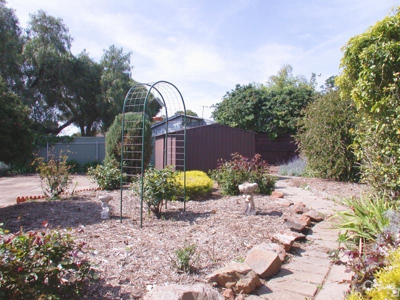 9 McCarthy Avenue, Morphett Vale SA 5162