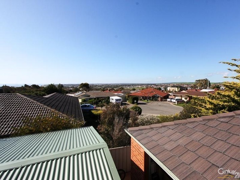 1 Preston Court, Moana SA 5169