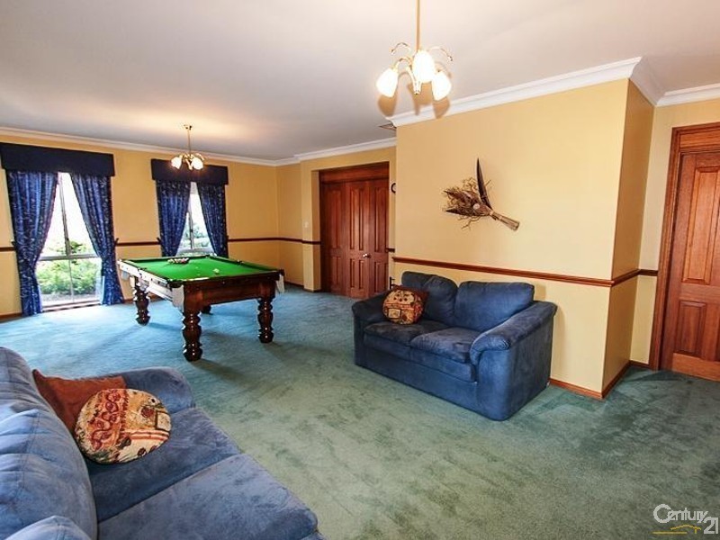 1 Preston Court, Moana SA 5169