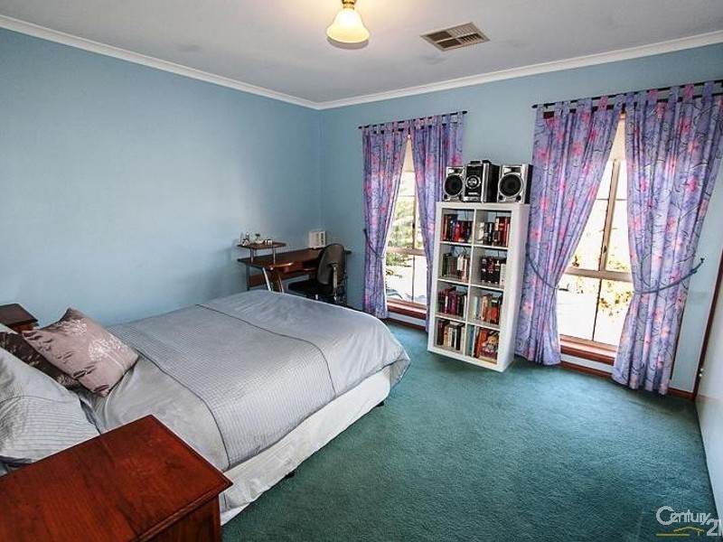 1 Preston Court, Moana SA 5169