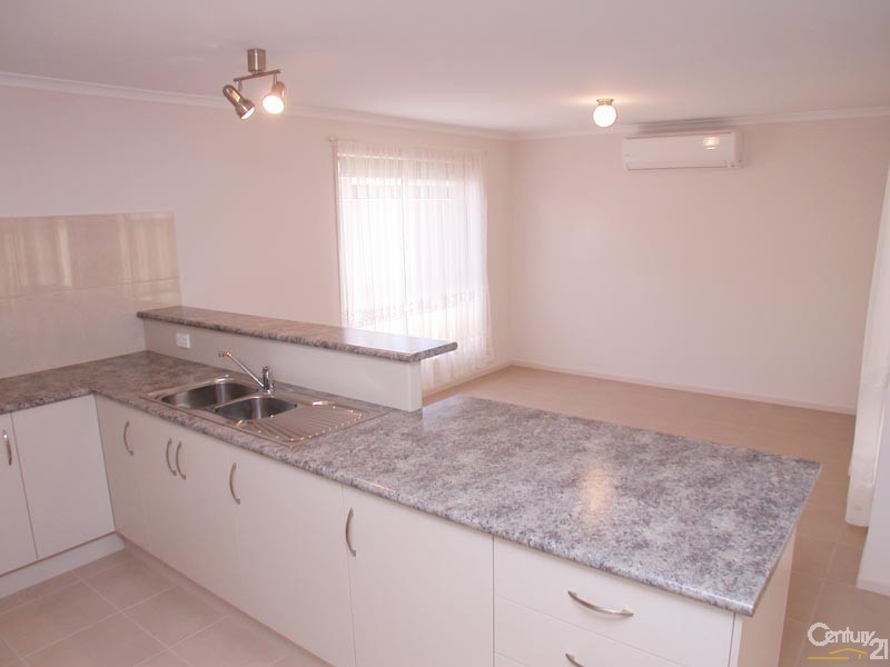 8 South Pacific Drive, Seaford Meadows SA 5169