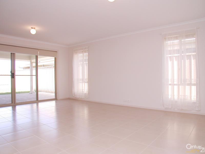 8 South Pacific Drive, Seaford Meadows SA 5169