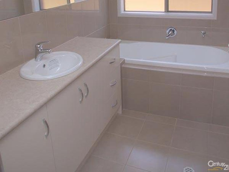 8 South Pacific Drive, Seaford Meadows SA 5169