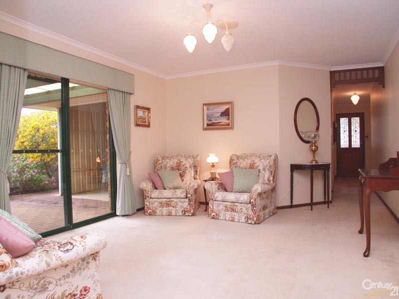 6 Grand Boulevard, Seaford Rise SA 5169