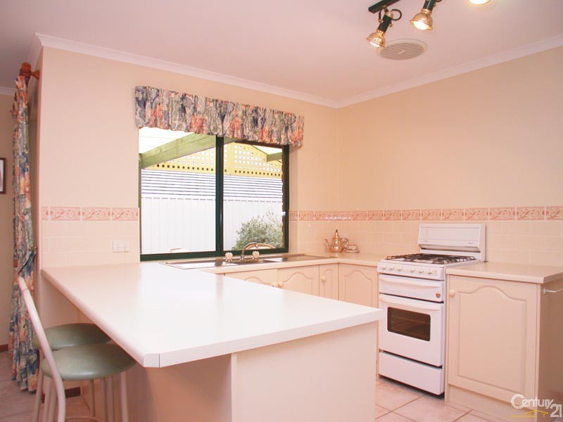 6 Grand Boulevard, Seaford Rise SA 5169