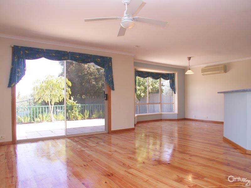 4 Reserve Parade, Morphett Vale SA 5162