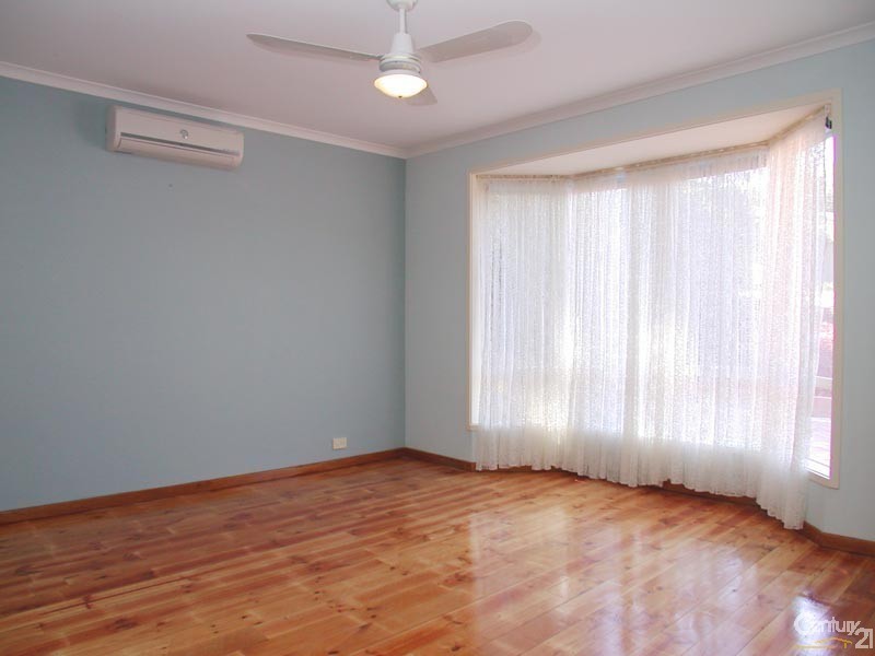 4 Reserve Parade, Morphett Vale SA 5162