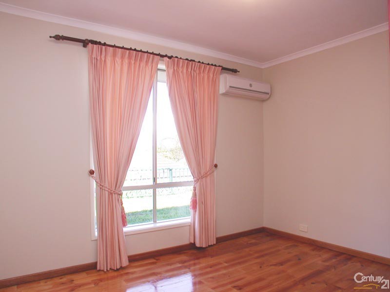 4 Reserve Parade, Morphett Vale SA 5162