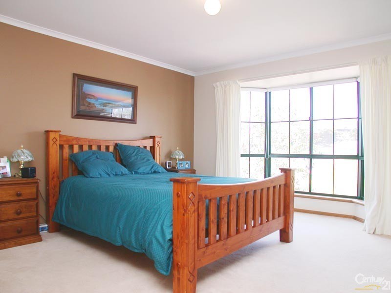 9 Harbour Drive, Seaford Rise SA 5169