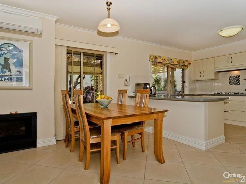 27 Griffiths Drive, Moana SA 5169