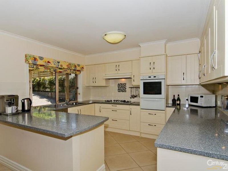 27 Griffiths Drive, Moana SA 5169