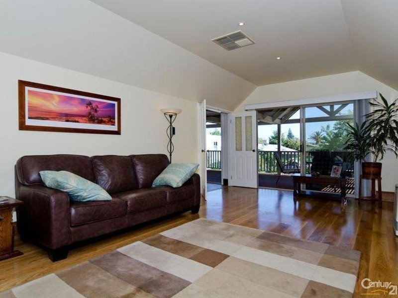 27 Griffiths Drive, Moana SA 5169