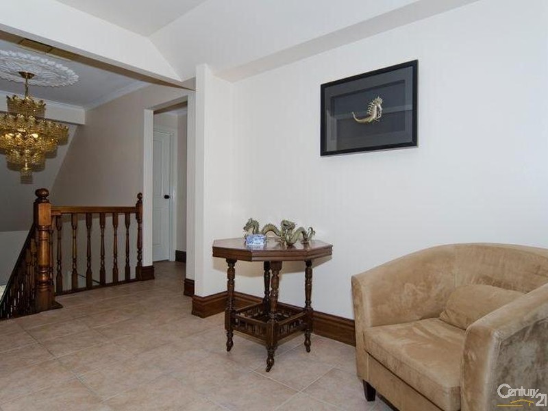 27 Griffiths Drive, Moana SA 5169