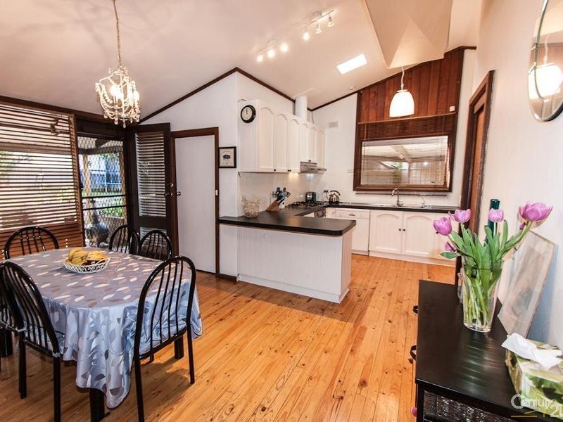 15 Richard Avenue, Hackham SA 5163