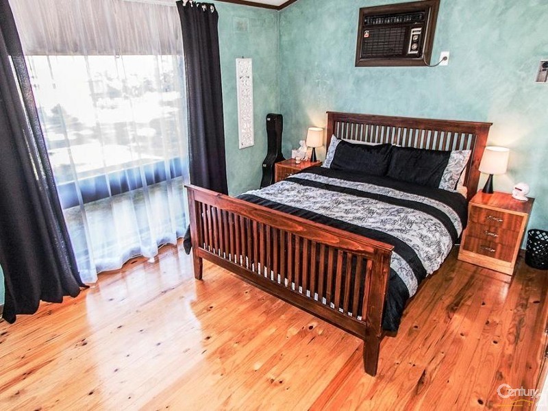 15 Richard Avenue, Hackham SA 5163