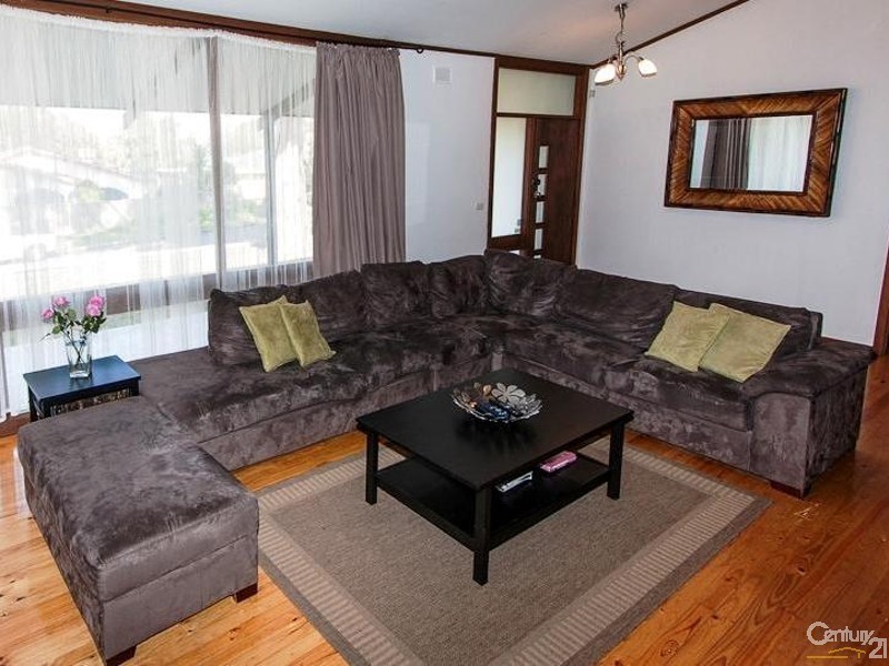 15 Richard Avenue, Hackham SA 5163