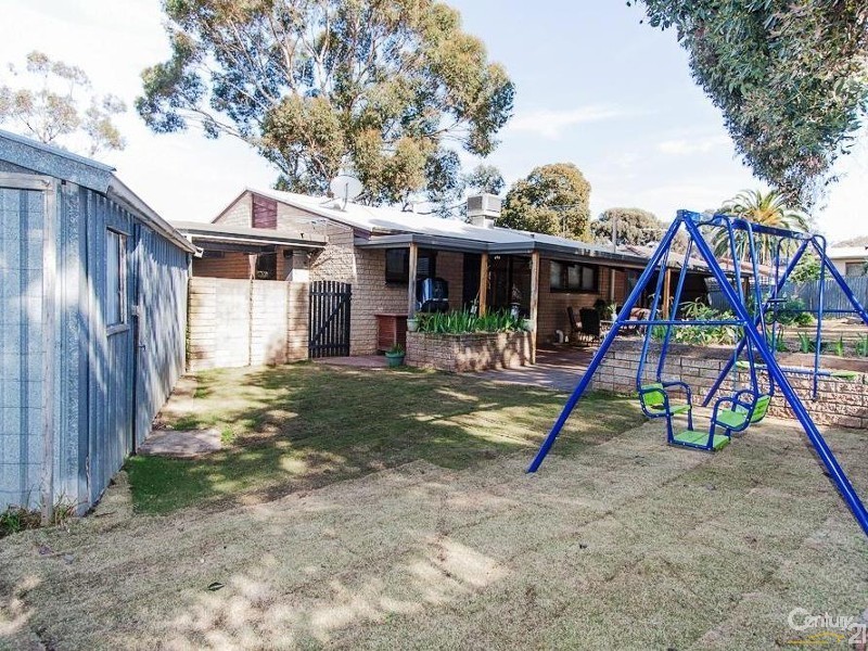 15 Richard Avenue, Hackham SA 5163