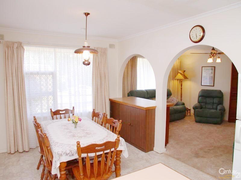 15 Blackwood Crescent, Morphett Vale SA 5162